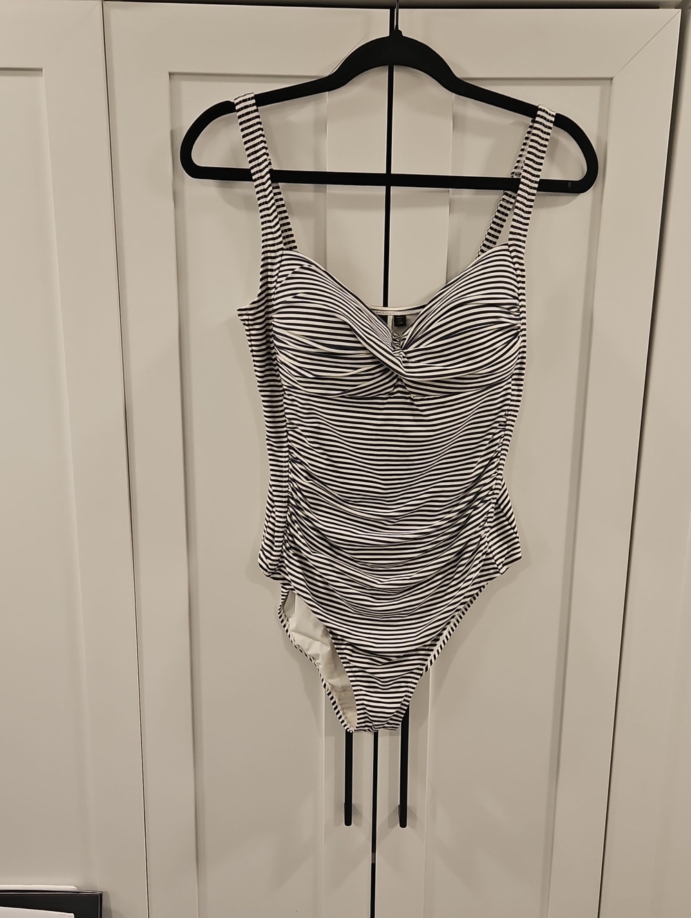 Nip Tuck Sorrento Stripped Joanne One-Pice Swimsuit. Size 10 Excellent Condition